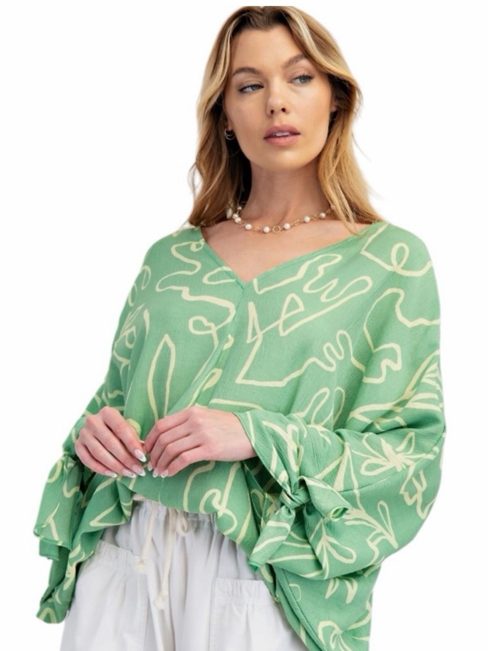NWT Easel Size Medium V Neck Rayon Top